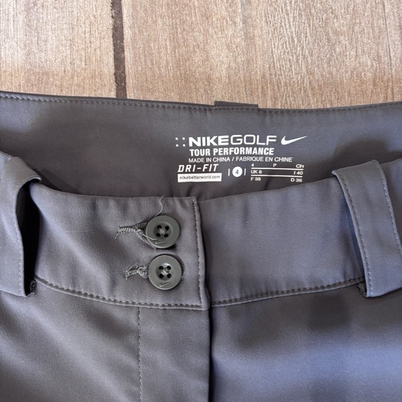 Women's Nike Golf Tour Performance Dri Fit Shorts Sz 4 Gray - Picture 2 of 7